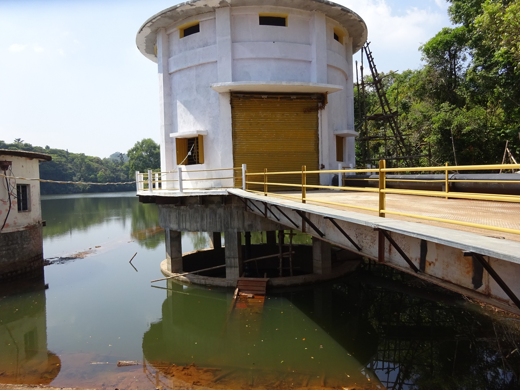 ಕೂಟುಹೊಳೆಯಲ್ಲಿ ನೀರಿನ ಪ್ರಮಾಣ ಇಳಿಕೆ